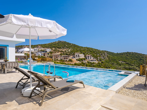  gece  -  Kasım
  | Kaş Yeniköy’de Deniz Manzaralı, Jakuzili Balayı ve Aile Villası – 4 Kişilik Tatil İçin İdeal Seçim